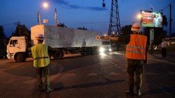 Киев колонну МЧС не пропускает Киев колонну МЧС не пропускает